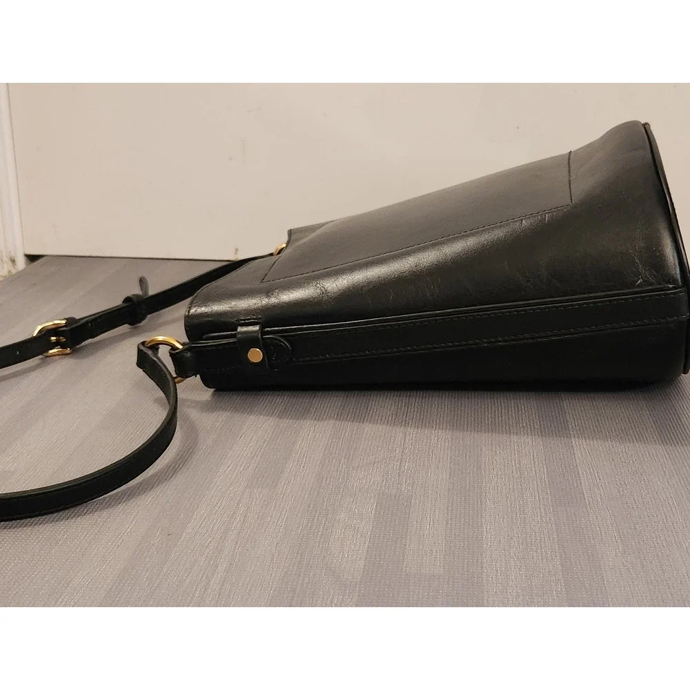 Banana Republic Black Leather Bucket Bag Crossbody Gold Hardware Adjustable